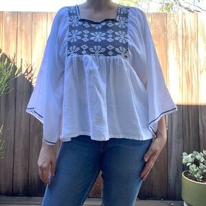 Nina Leica linen embroidered top O/S